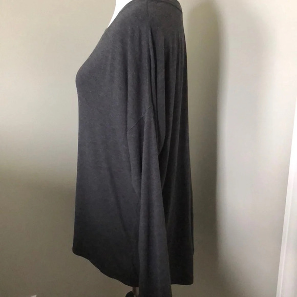 🌺Victoria’s Secret Drop Shoulder Pajama Top🌺 - Picture 3 of 4